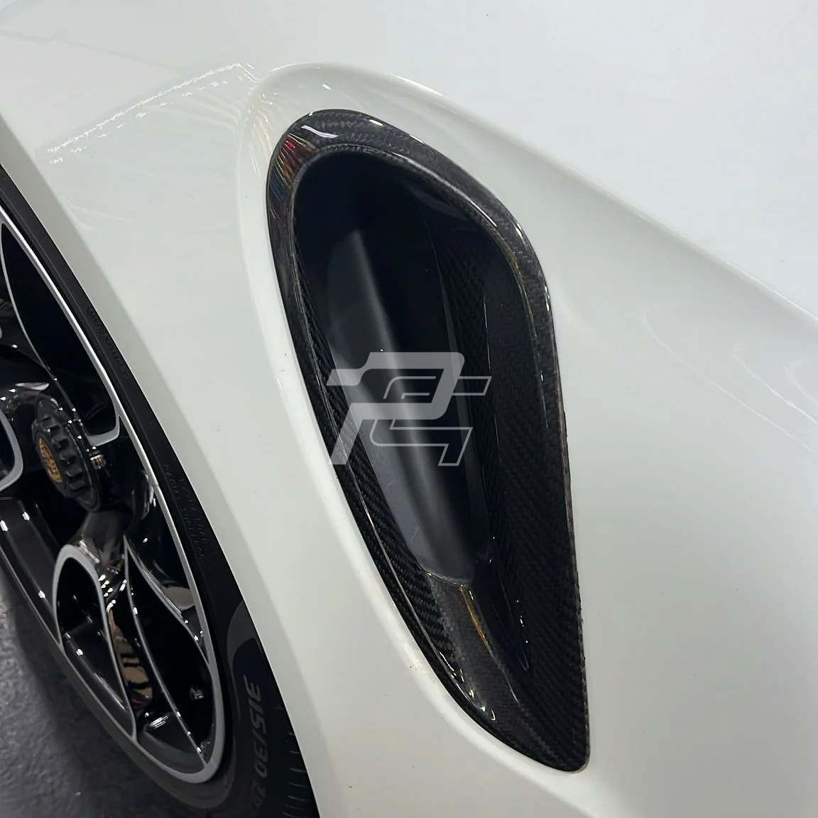 Dry Carbon Fiber Rear Side Air Vent Scoop Covers - Porsche 911 992 Turbo/S & GT3RS