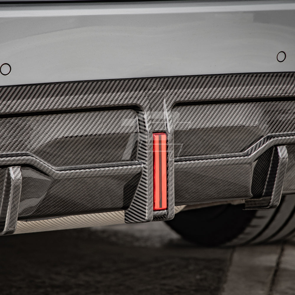 SQ Style Carbon Fiber Center Diffuser With Light - BMW G42 2 Series