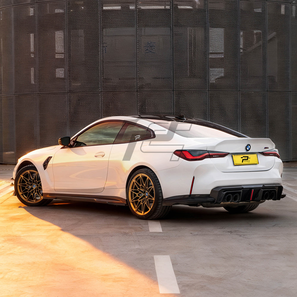 SQ Style Carbon Fiber Rear Diffuser Set With Brake Light V2 - BMW M4 G82 G83