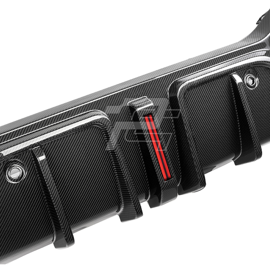 SQ Style Carbon Fiber Rear Diffuser With Brake Light - BMW X6 G06