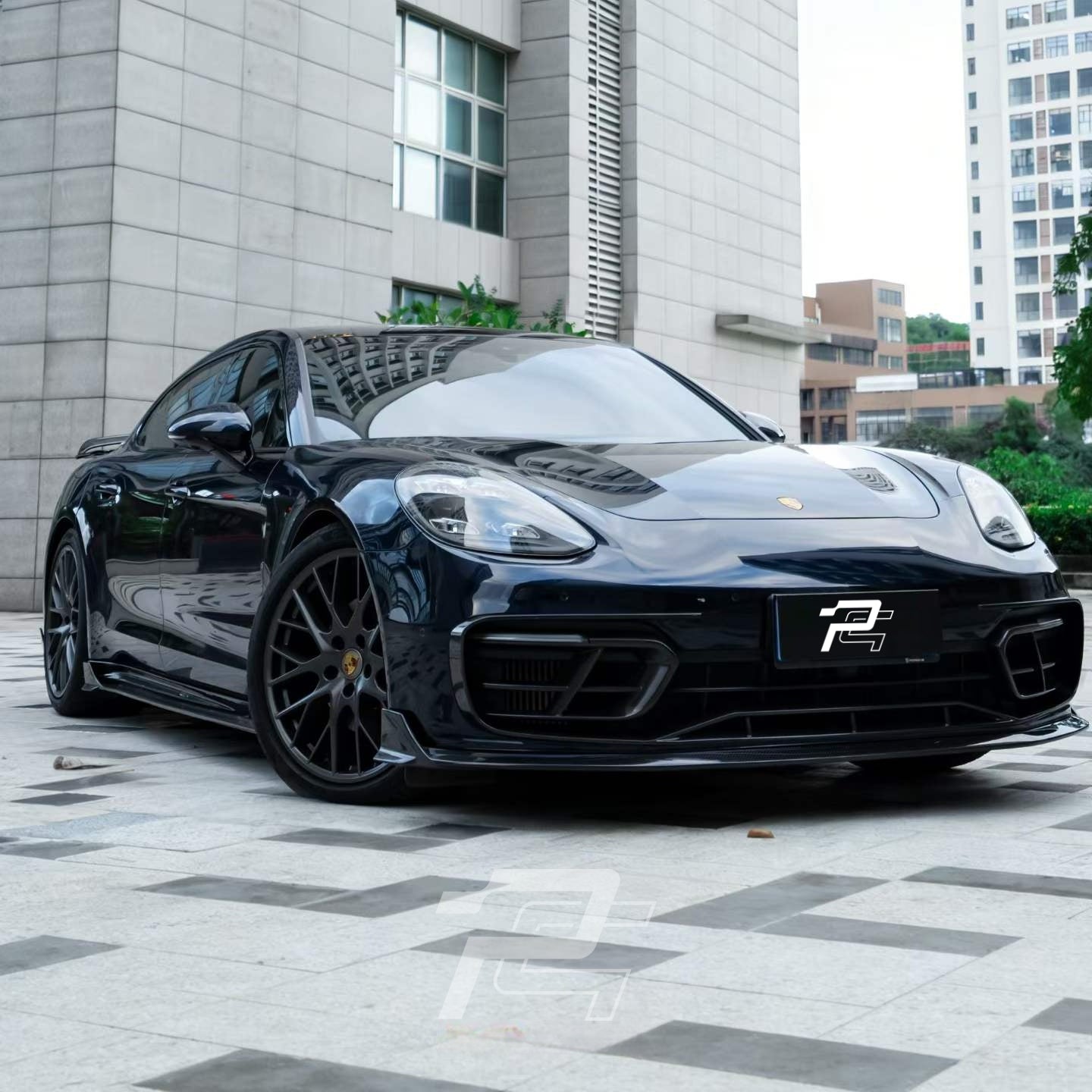 P Style Dry Carbon Fiber Side Skirt - Porsche Panamera 971