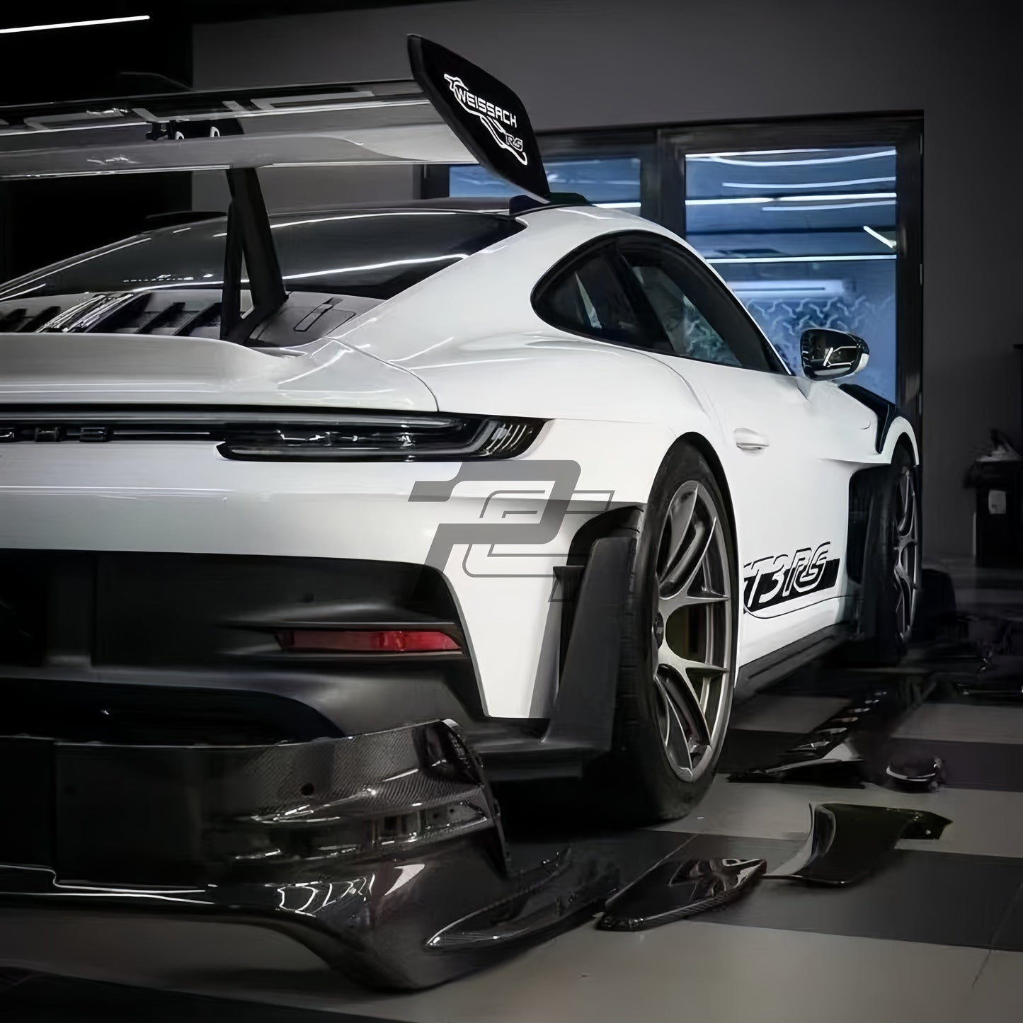 Dry Carbon Fiber Rear Bumper Center with Side Fins – Porsche 992.1 GT3 RS